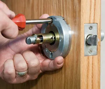 City Locksmith Store St Louis, MO 314-471-0911 City Locksmith Store St Louis, MO 314-471-0911 - 13-New-Locks-Installation
